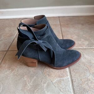 Huma Blanco Loretana Gray Suede Wrap Tie Ankle Boots​